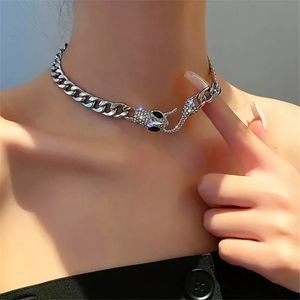 Silver Rhinestone Snake Chain Collarbone Necklace